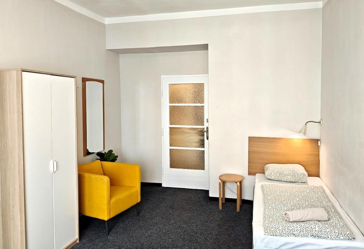 Flat In Zizkov -303- *