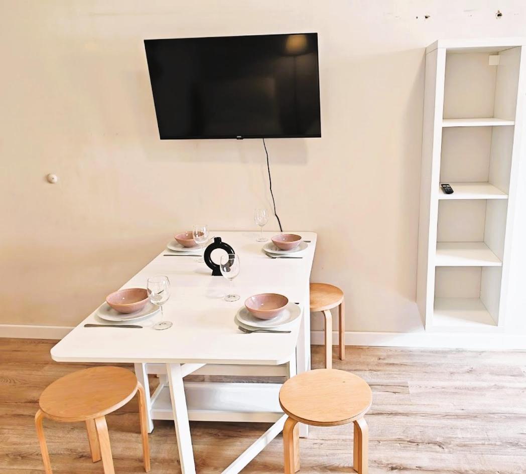 Flat In Zizkov -303-